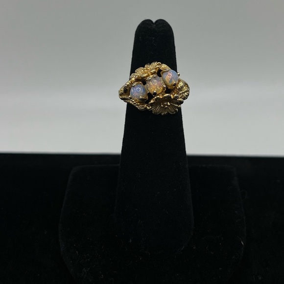 Vintage Avon Lab Created Opal Gold Tone Sculpted Flower Ring with Adjuster - Picture 1 of 6